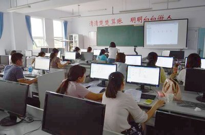 重慶光華女子職業(yè)中等專業(yè)學校熱門專業(yè)解析 教育咨詢服務引領職場新趨勢