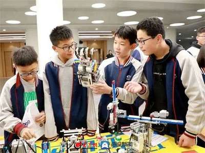 濰坊瀚聲學校學子斬獲機器人競賽市級一等獎，教育科技融合再結碩果
