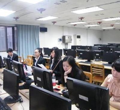 誠業(yè)教育加盟投資解析 費(fèi)用構(gòu)成、科技優(yōu)勢與市場前景